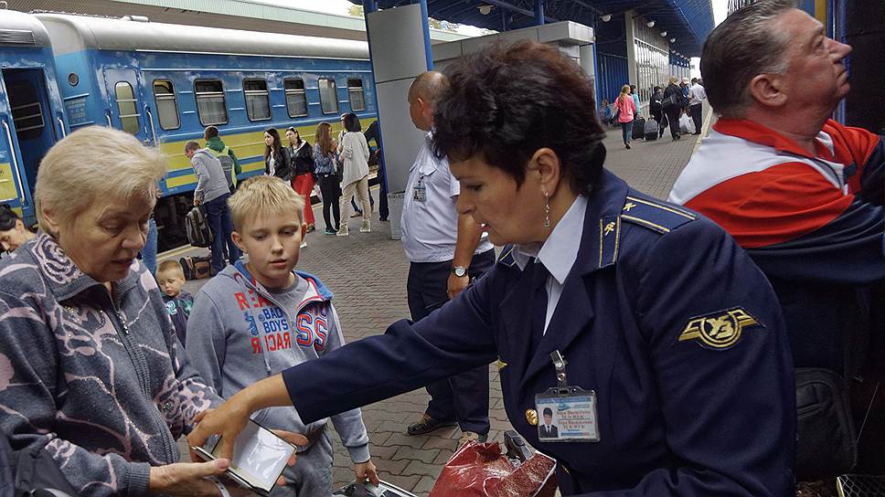 По железной дороге с Украины в Россию и обратно ездят до 2 млн пассажиров в год