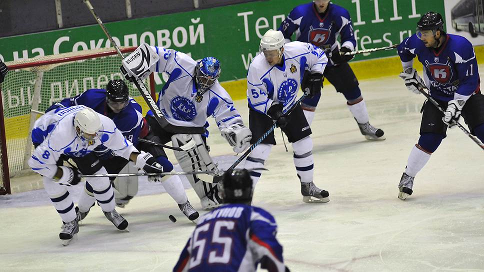 Саратовские хоккеисты крупно задолжали за транспортные услуги